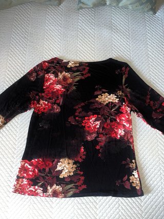 Camiseta floral elástica talla 44