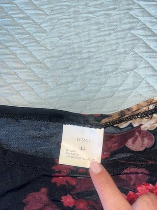 Camiseta floral elástica talla 44