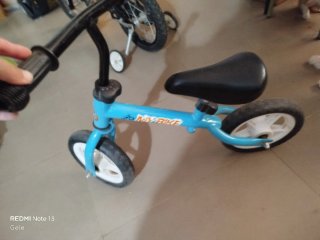 Bicicleta de equilibrio infantil azul