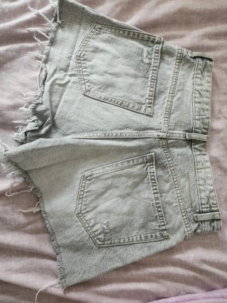 Pantalón corto vaquero Bershka desgastado