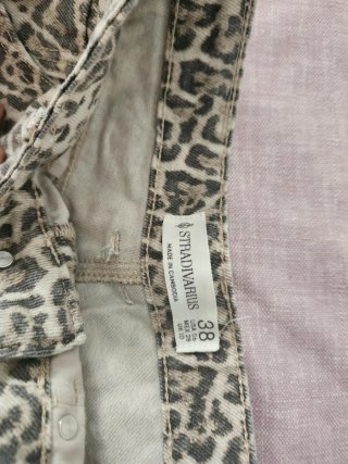 Pantalón corto estampado leopardo