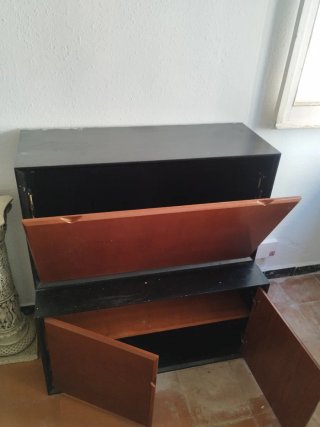 Mueble vitrina madera y cristal
