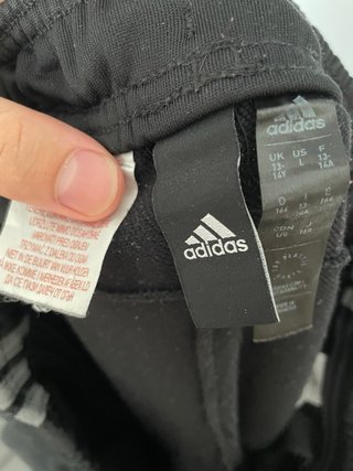 Pantalón Adidas Negro con Rayas Grises