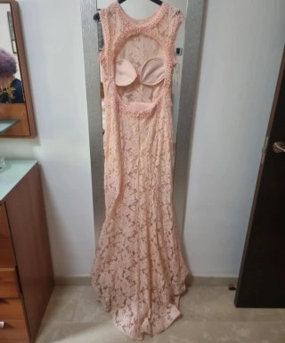 Vestido de fiesta rosa encaje