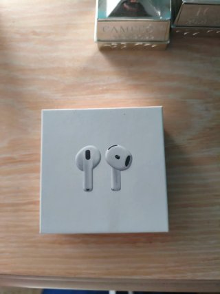 Apple AirPods 4
