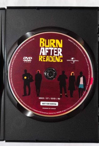 DVD de la película "Quemar Después de Leer"