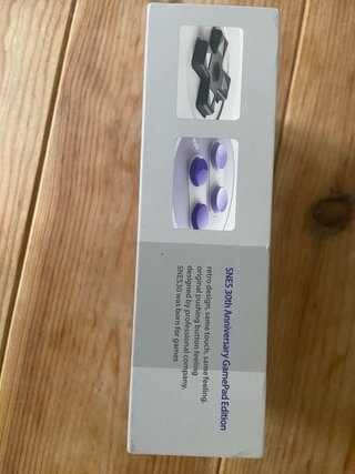 Controller replica Super Nintendo.