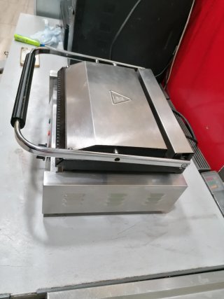 Parrilla Eléctrica Eutron Tostadora Panini