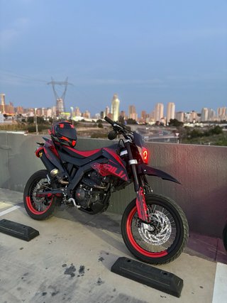 Aprilia SX 125 4T Supermotard