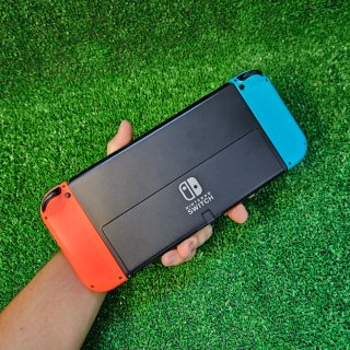 Nuova! Nintendo Switch Oled con accessori