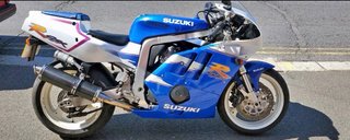 Suzuki GSXR 400 - Azul y Blanco