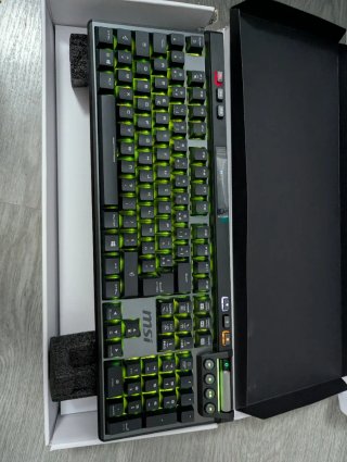 Teclado MSI Strike Pro Wireless Francés 000121