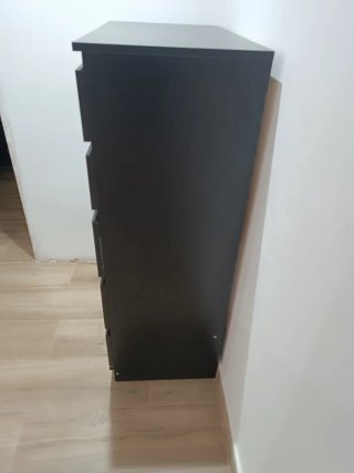 Cómoda alta Ikea negra