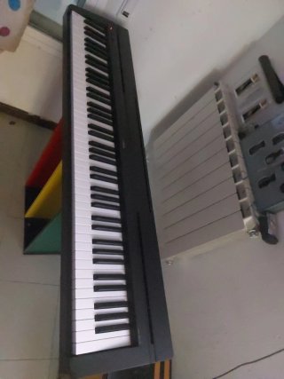 Piano Digital Negro