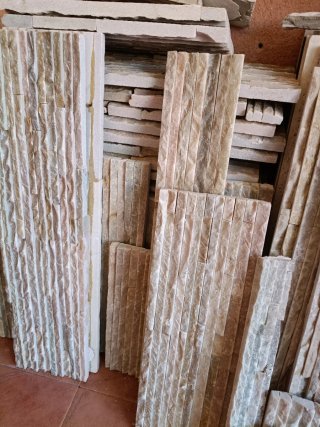 Losa de piedra natural, ideal para exterior.