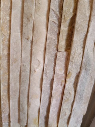 Losa de piedra natural, ideal para exterior.