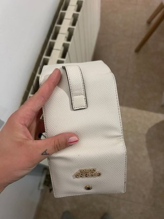 Cartera Guess Vainilla y Dorada