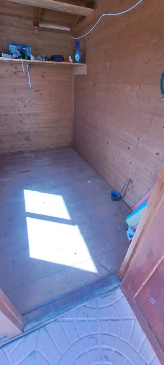 Caseta de madera marrón