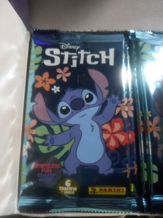 Sobres Panini Disney Stitch Trading Cards