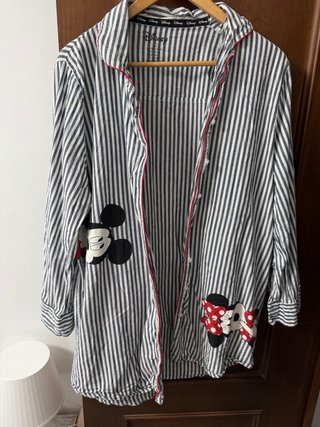 1 Camiseta Disney y 1 camisola