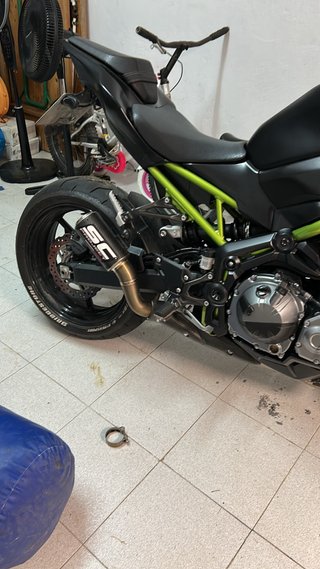 Kawasaki Z900 Negra y Verde