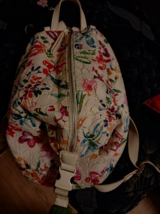 Mochila floral blanca