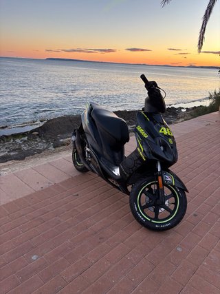 Yamaha Jog RR scooter