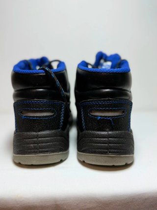 Botas de seguridad negras y azules