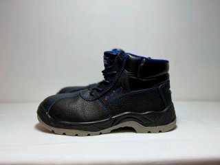 Botas de seguridad negras y azules