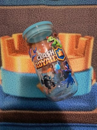 Bicchiere con grafica Clash Royale