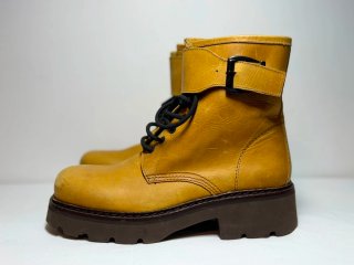 Botas de cuero amarillas