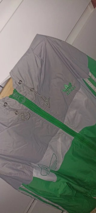 Chaqueta Cortavientos Adidas Gris y Verde Talla M