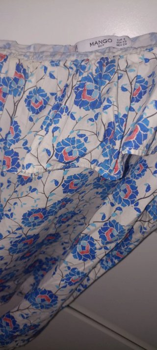 Blusa Mango floral Talla S