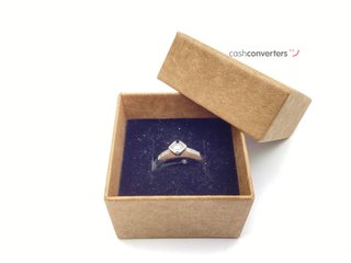 anillo oro 18k con piedra con diamante