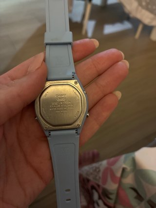 Reloj Casio Usado una vez . Comprado en la joyería