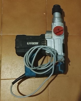 Martillo Percutor y Taladro Erbauer