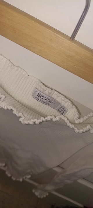 Top Bershka canalé blanco talla S