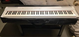 Yamaha P-125 Bianco