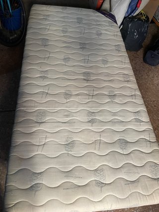Cama reclinable con colchón especial articulado