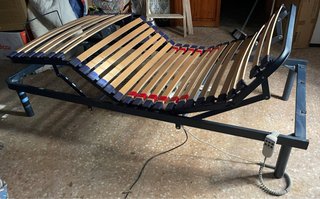 Cama reclinable con colchón especial articulado