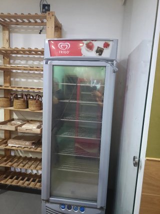 Congelador vertical y congelador cristal curvo