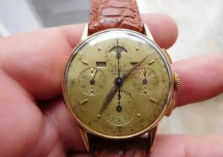 Reloj Universal Geneve Tri-Compax Oro