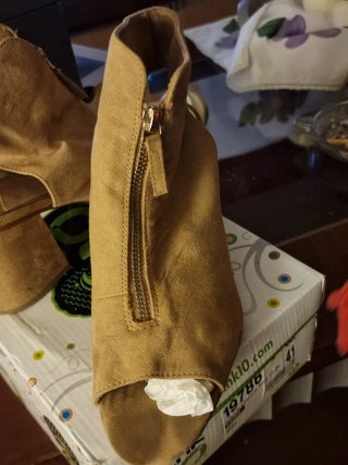 Botines tacón ante beige cremallera 40