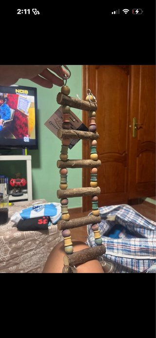 Escalera para pájaros de madera