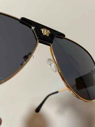Occhiali da sole Versace Y2k dorati e neri