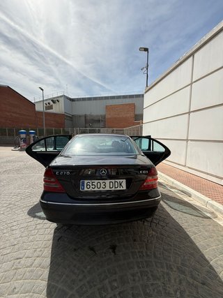 Mercedes-Benz Clase C 2004