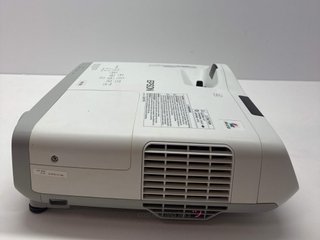 proyector polivalente epson h674b