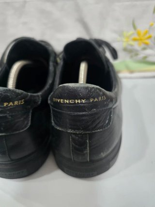 Givenchy Sneakers Nere