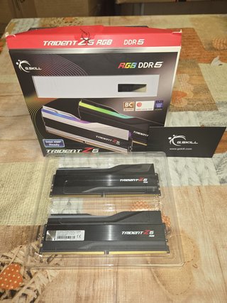 2x16GB DDR5 6400MHz CL32 Trident Z5 RGB