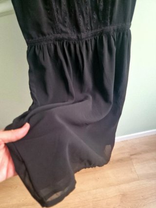 Vestido mini negro encaje
